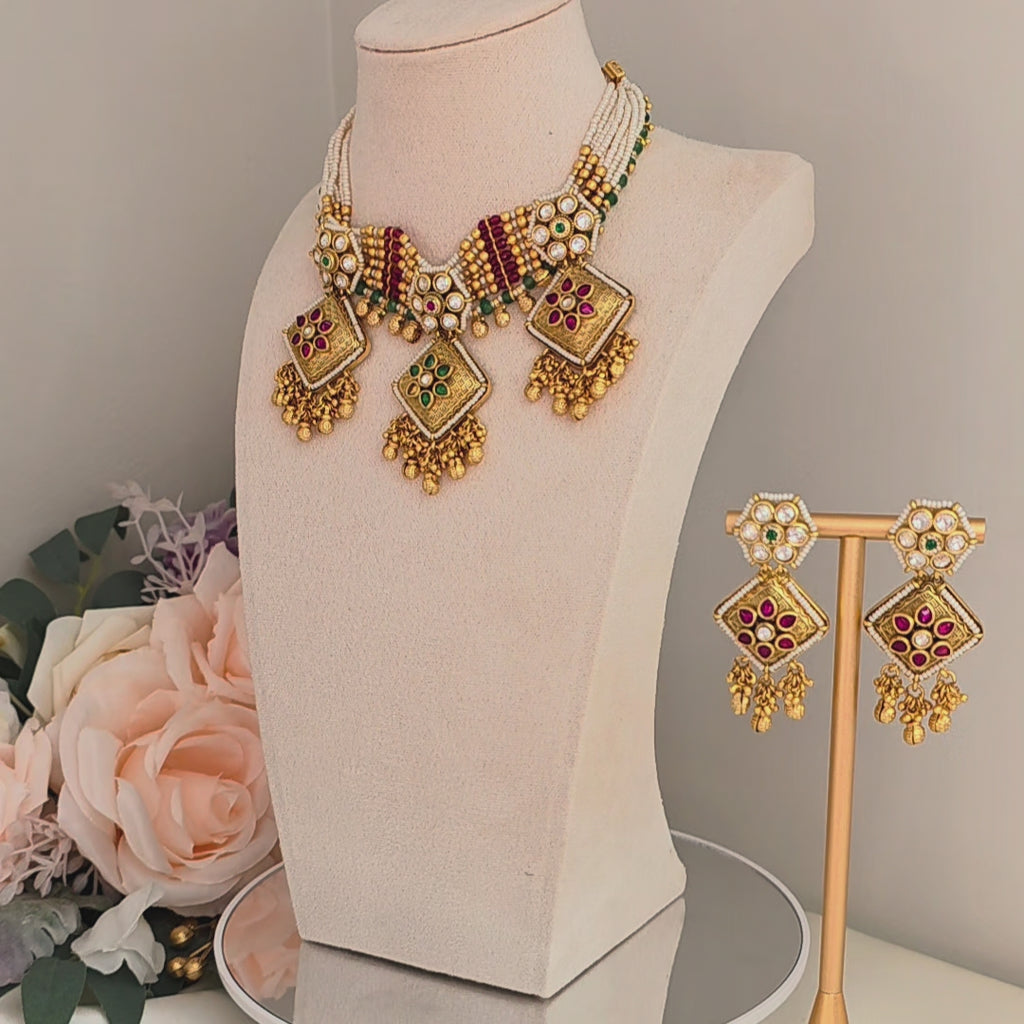 VAISHNAVI IMPÉRIA Heritage Pearl Set
